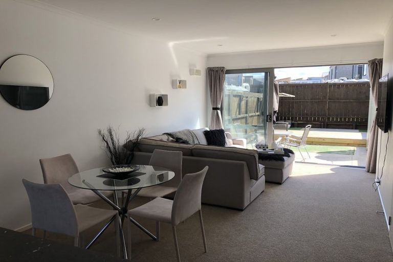 Photo of property in 16 Shelduck Way, Hobsonville, Auckland, 0616