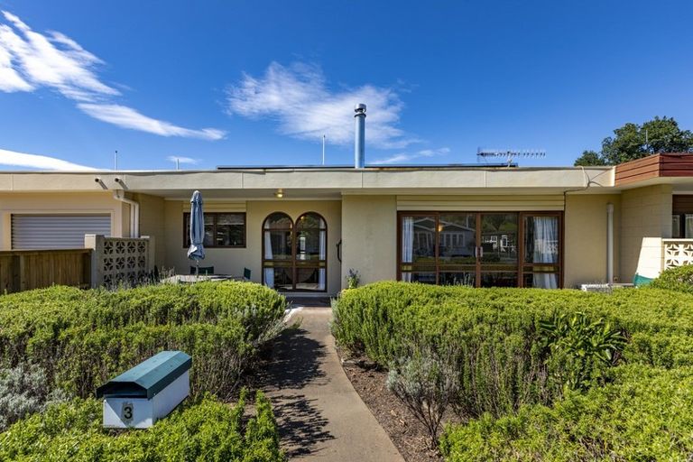 Photo of property in 3 Waverley Street, Waipawa, 4210