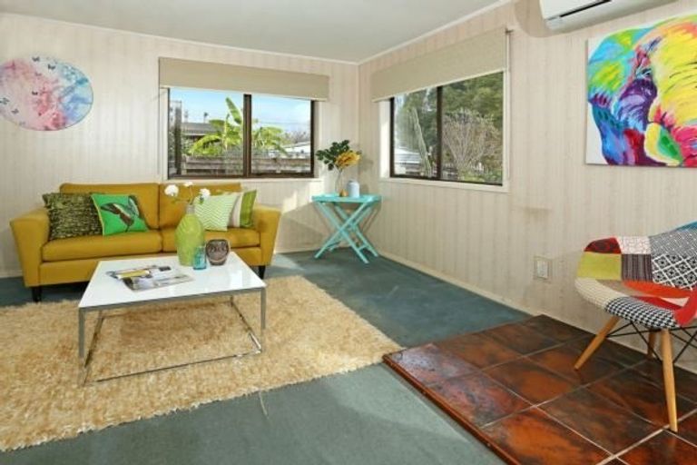 Photo of property in 565 Swanson Road, Ranui, Auckland, 0612