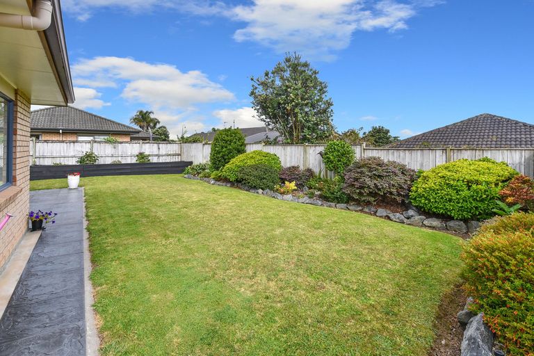 Photo of property in 15 Greta Banks Place, Wattle Downs, Auckland, 2103