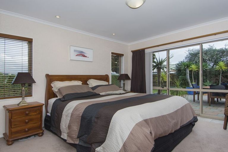 Photo of property in 36 Mcleod Place, Papamoa Beach, Papamoa, 3118