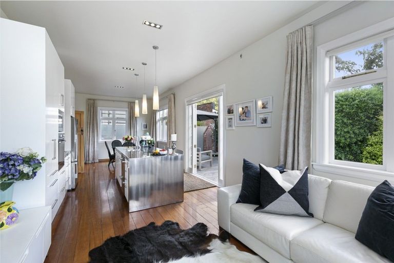 Photo of property in 18 Cashmere Avenue, Khandallah, Wellington, 6035