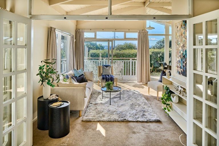 Photo of property in 447 Muritai Road, Eastbourne, Lower Hutt, 5013
