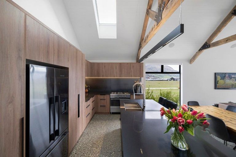 Photo of property in 52 Cunninghams Drive, Jacks Point, Queenstown, 9371