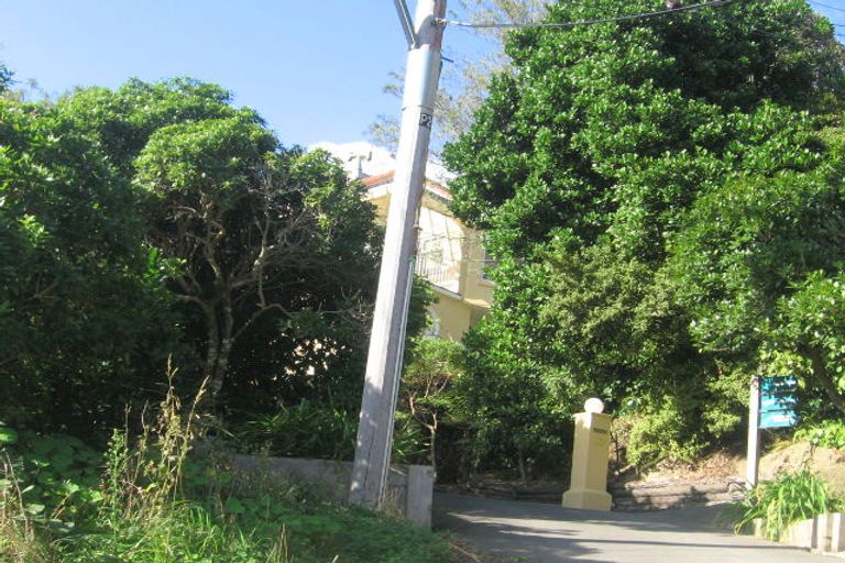 Photo of property in 13 Pitoitoi Road, Days Bay, Lower Hutt, 5013