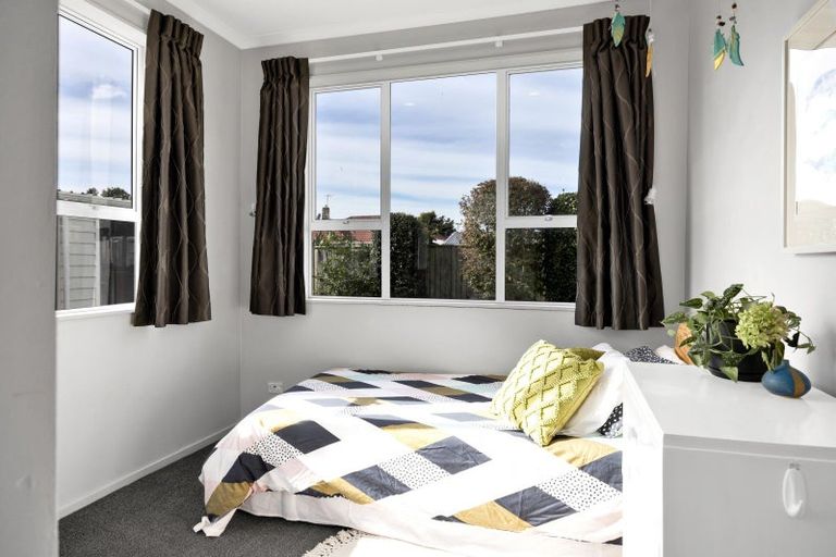 Photo of property in 143 Mangorei Road, Merrilands, New Plymouth, 4312