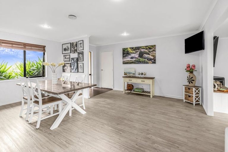 Photo of property in 20 Hoyte Place, Pukehangi, Rotorua, 3015