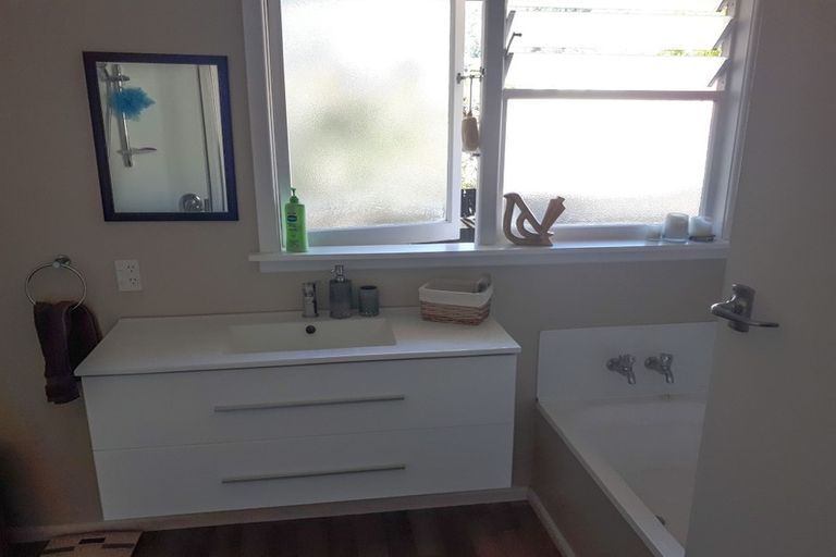 Photo of property in 16 Lascelles Street, Saint Martins, Christchurch, 8022