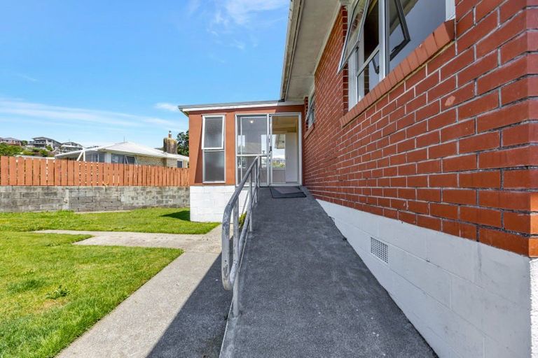 Photo of property in 6 Rospeath Crescent, Spotswood, New Plymouth, 4310
