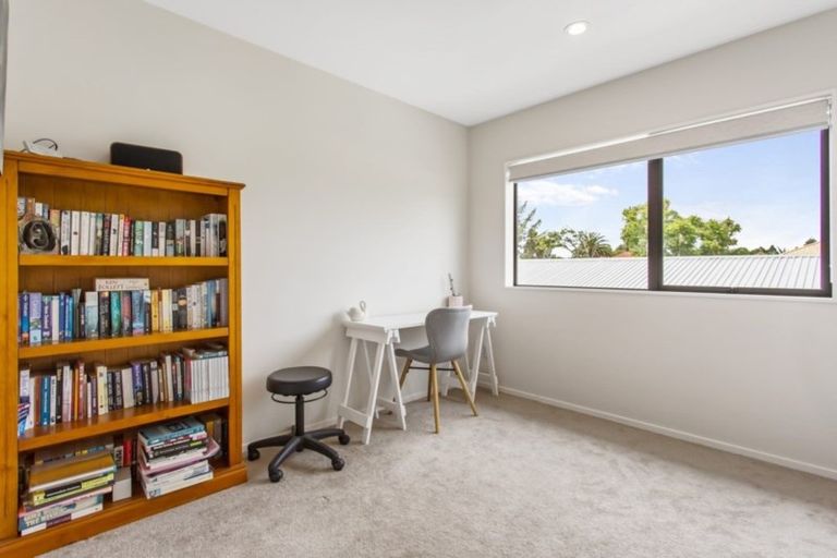 Photo of property in 92a Swanson Road, Henderson, Auckland, 0610