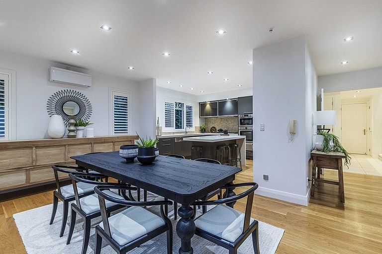 Photo of property in 270 Hurstmere Road, Takapuna, Auckland, 0622