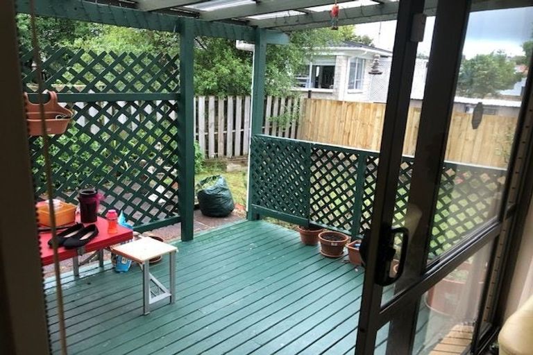 Photo of property in 50c Mirrabooka Avenue, Botany Downs, Auckland, 2010