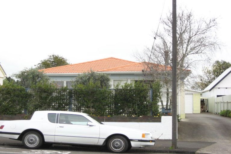 Photo of property in 244 Carrington Street, Vogeltown, New Plymouth, 4310