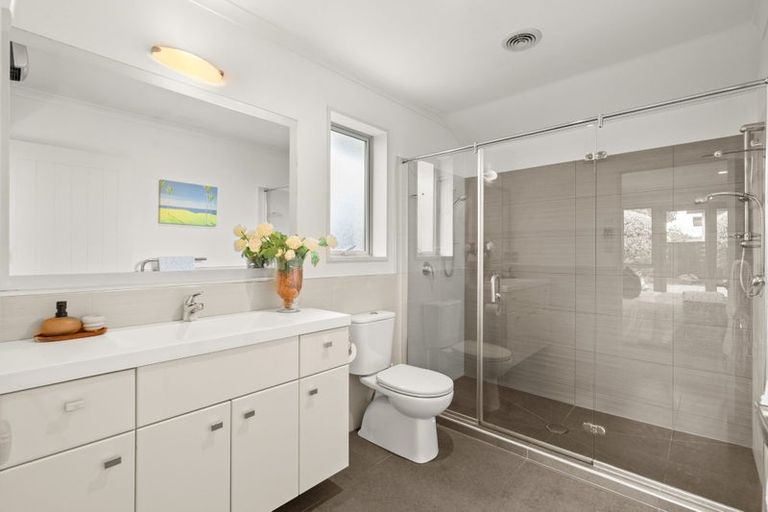 Photo of property in 15 Westpark Drive, Burnside, Christchurch, 8053