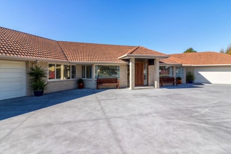 Photo of property in 20 Amoka Crescent, Parklands, Christchurch, 8083