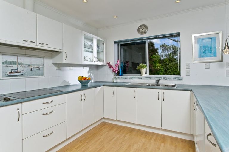 Photo of property in 42 Maxwelton Drive, Mairangi Bay, Auckland, 0630