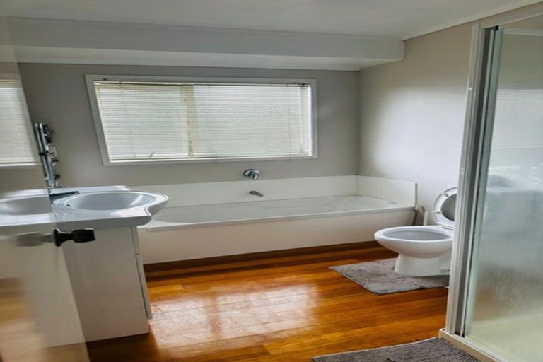 Photo of property in 25 Mercury Lane, Windsor Park, Auckland, 0632