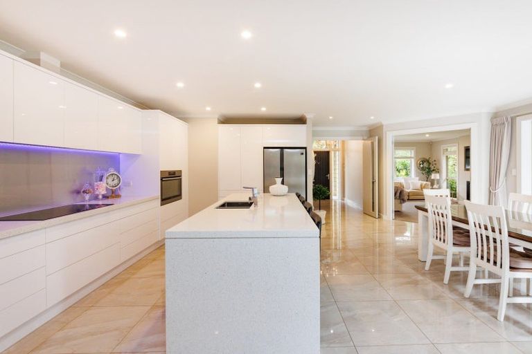 Photo of property in 9 Riverstone Grove, Hokowhitu, Palmerston North, 4410