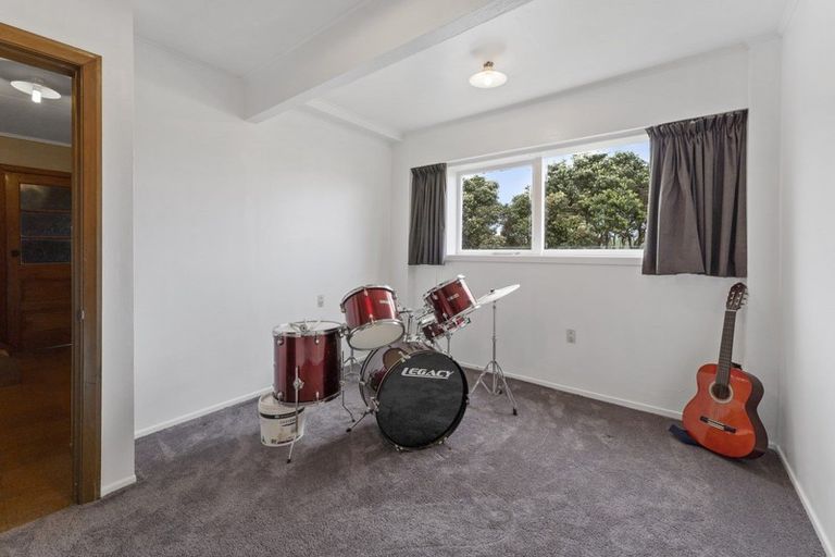 Photo of property in 169 Conclusion Street, Ascot Park, Porirua, 5024