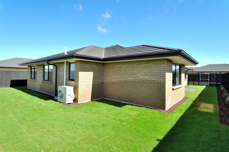 Photo of property in 32 Wallingford Crescent, Rolleston, 7615