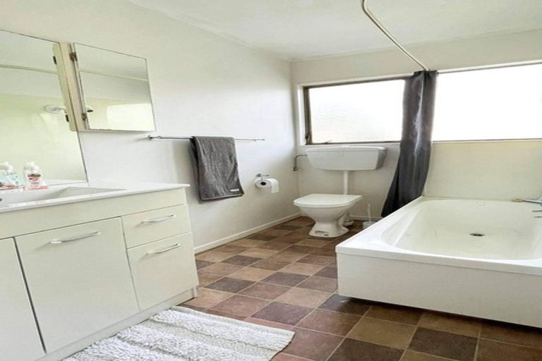 Photo of property in 586a Pioneer Highway, Highbury, Palmerston North, 4412