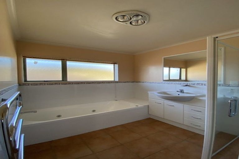 Photo of property in 10a Valley Road, Pukekohe, 2120