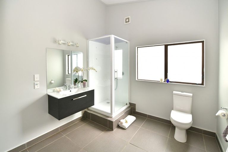 Photo of property in 159 Whangaparaoa Road, Red Beach, 0932