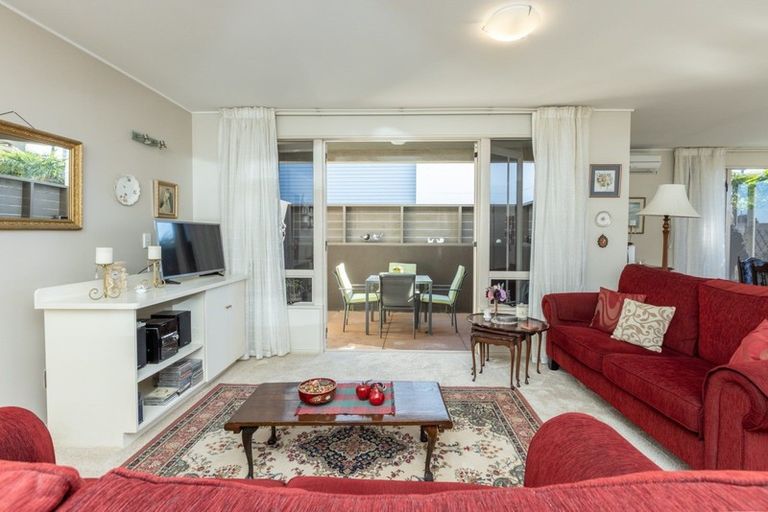 Photo of property in 82 Charles Street, Westshore, Napier, 4110