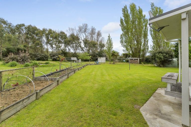 Photo of property in 3 Takapu Road, Manakau, Levin, 5573