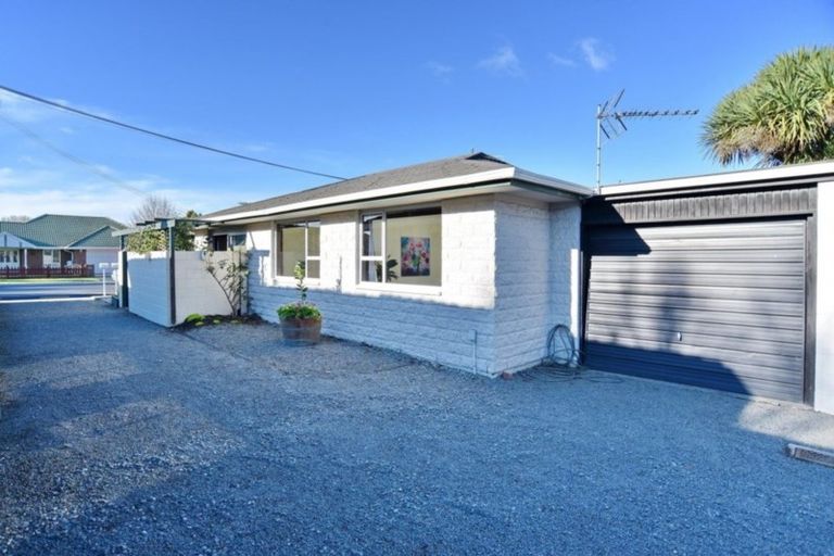 Photo of property in 1/315 Sawyers Arms Road, Bishopdale, Christchurch, 8053