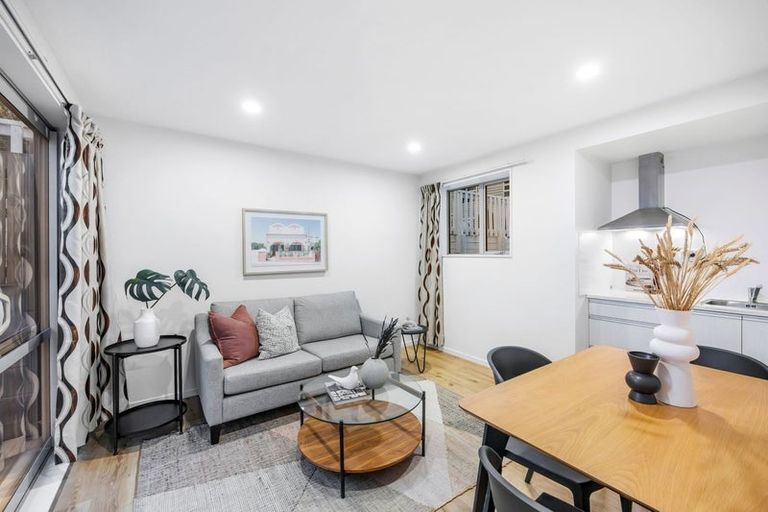 Photo of property in 3 Tuangi Street, Long Bay, Auckland, 0630