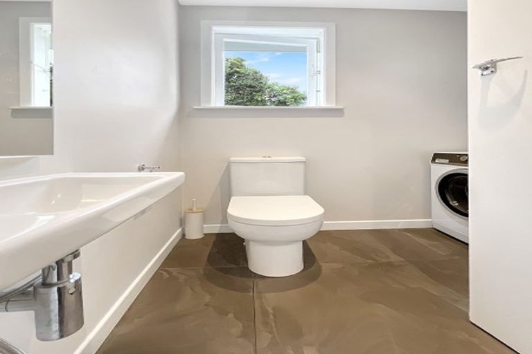 Photo of property in 222 Don Buck Road, Massey, Auckland, 0614