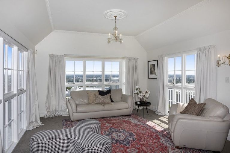 Photo of property in 81a Dyers Pass Road, Cashmere, Christchurch, 8022