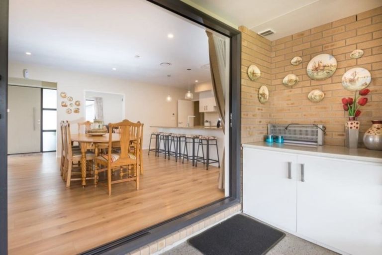 Photo of property in 26 Jelas Drive, Riverhead, 0820