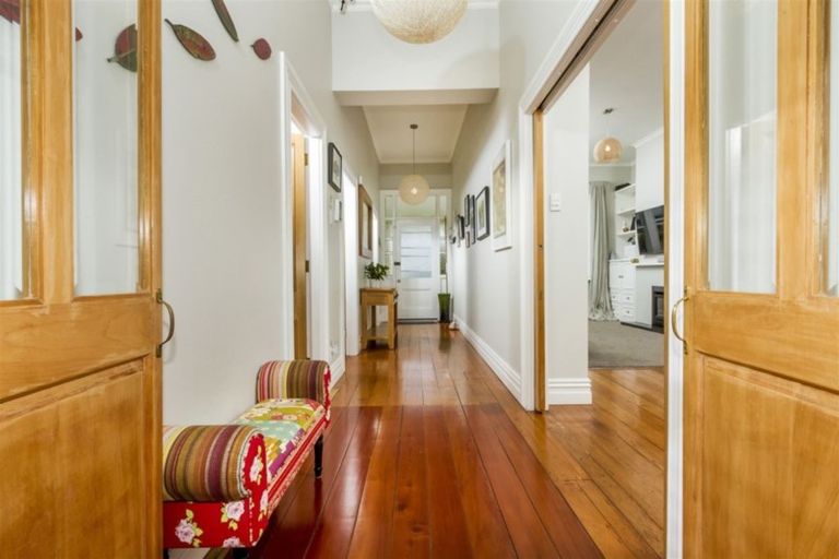 Photo of property in 15 Kawerau Avenue, Devonport, Auckland, 0624