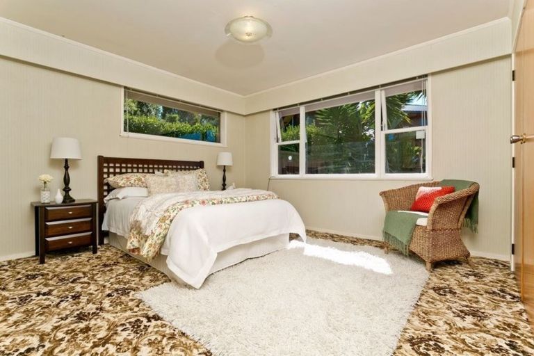 Photo of property in 22 Windermere Crescent, Blockhouse Bay, Auckland, 0600