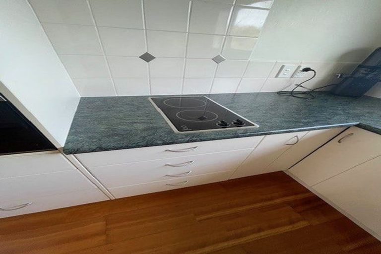 Photo of property in 2/50 Sandspit Road, Cockle Bay, Auckland, 2014