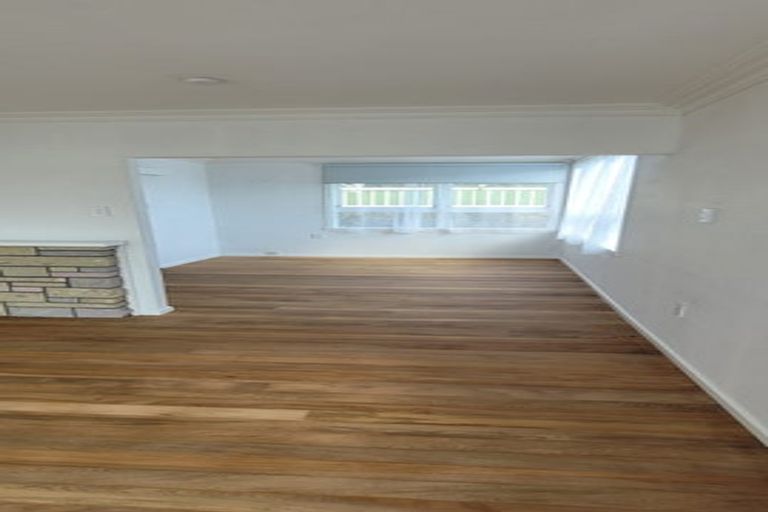 Photo of property in 8 Kitchener Terrace, Moturoa, New Plymouth, 4310