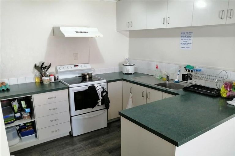 Photo of property in 42 Riverton Drive, Randwick Park, Auckland, 2105