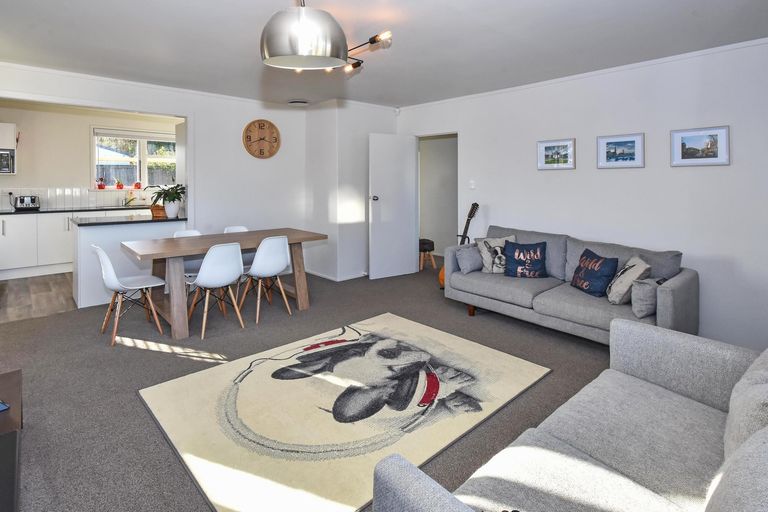 Photo of property in 12 Crampton Place, Manurewa, Auckland, 2102