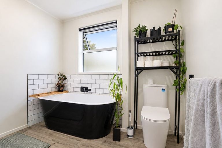 Photo of property in 7 Thomas Crescent, Western Heights, Rotorua, 3015