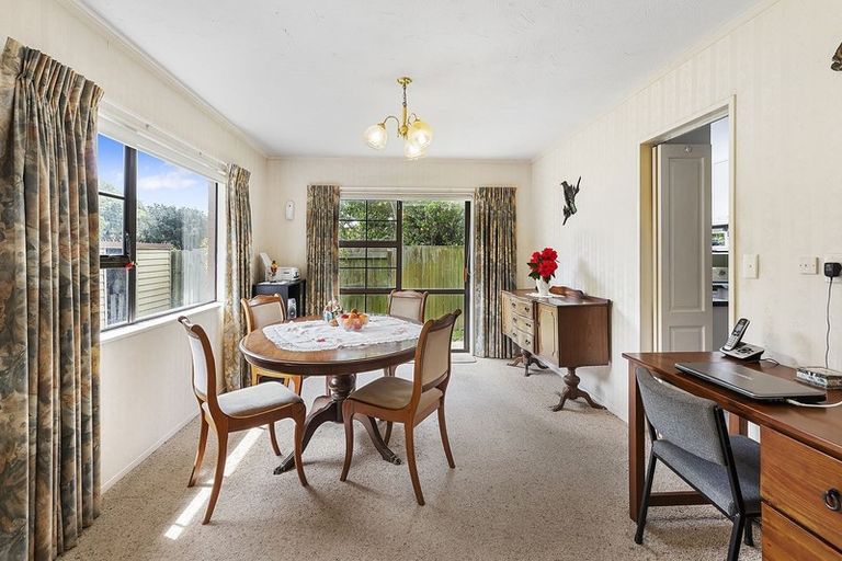 Photo of property in 85c Oxford Street, Tawa, Wellington, 5028