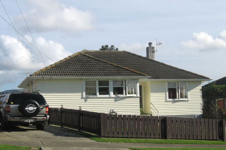 Photo of property in 12 Justine Street, Cannons Creek, Porirua, 5024