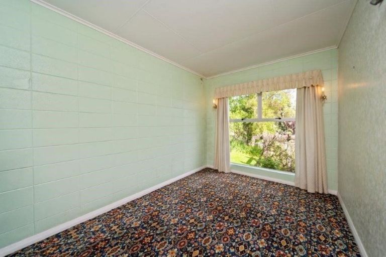 Photo of property in 8a Clifford Street, Hawera, 4610