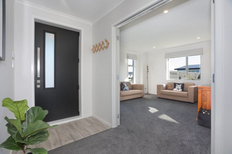 Photo of property in 12 George Street, Bulls, 4818