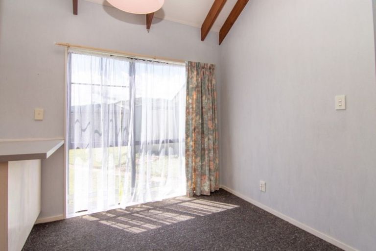 Photo of property in 14 Tawa Street, Tokomaru, Palmerston North, 4474