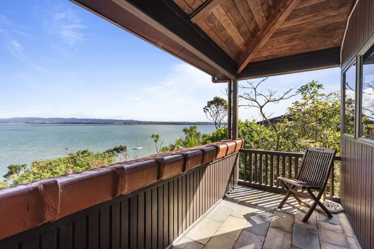 Photo of property in 16 Brigantine Drive, Beach Haven, Auckland, 0626