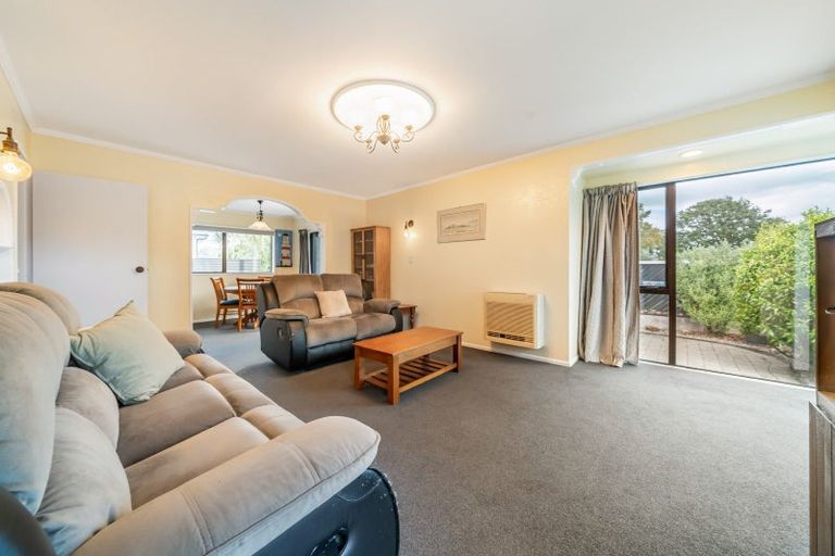 Photo of property in 1/63 Fraser Crescent, Elderslea, Upper Hutt, 5018