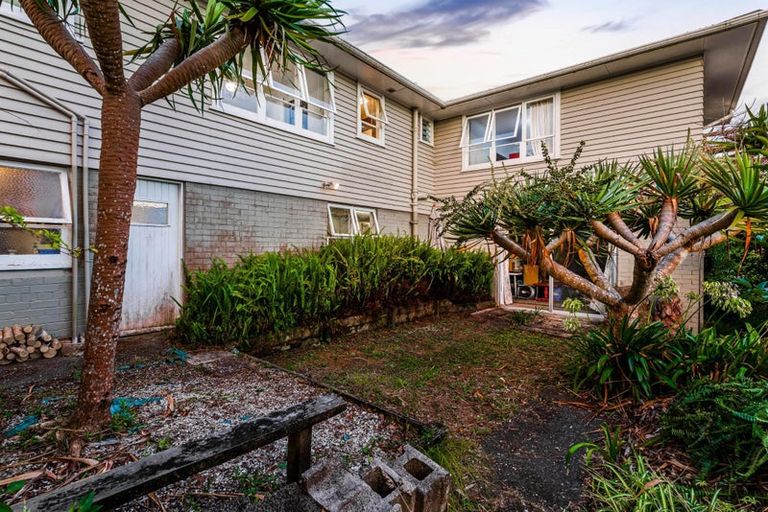 Photo of property in 77 Royal Road, Massey, Auckland, 0614