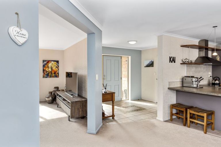 Photo of property in 36 Mcleod Place, Papamoa Beach, Papamoa, 3118